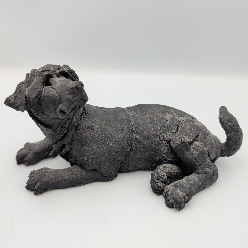 A Breed Apart Black Labrador Retriever Figurine 70002 Lab Dog Laying Statue 2001